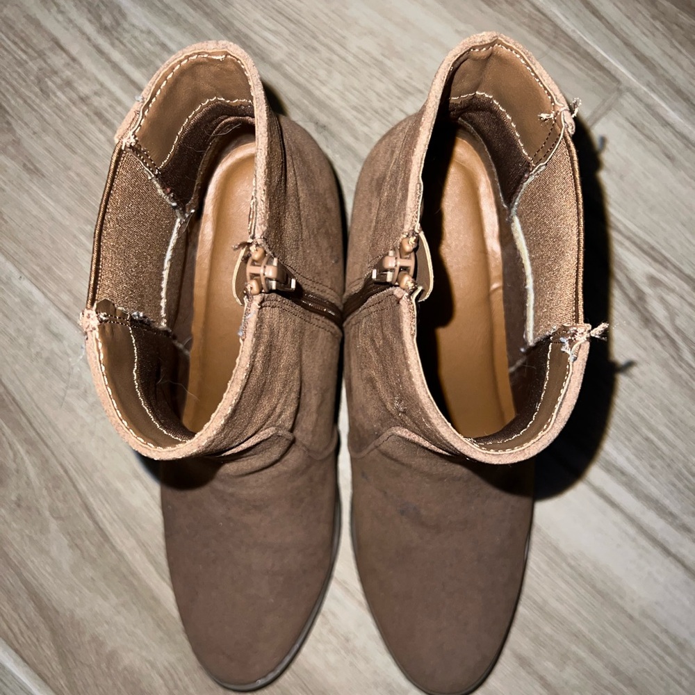 Universal Threads brown boot heals - Picture 9 of 10